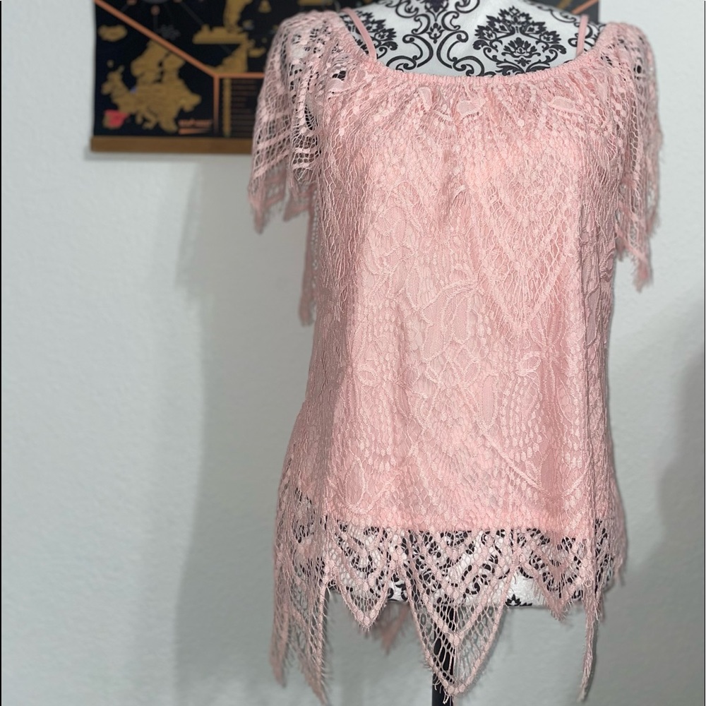 No Boundaries💕Pink Lace Top